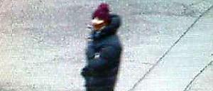 Dieses Fahndungsfoto hat die dänische Polizei am Samstagabend veröffentlicht. Es soll den mutmaßlichen Attentäter zeigen.