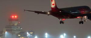 Normalerweise dürfen nachts keine Flugzeuge in Berlin landen oder starten.