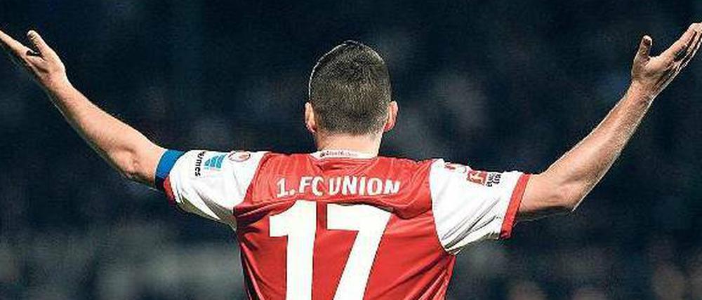 Perfektes Versteck. Als Mattuschka noch Unions Kapitän war, verzogen sich die Mitspieler hinter seine breiten Schultern.