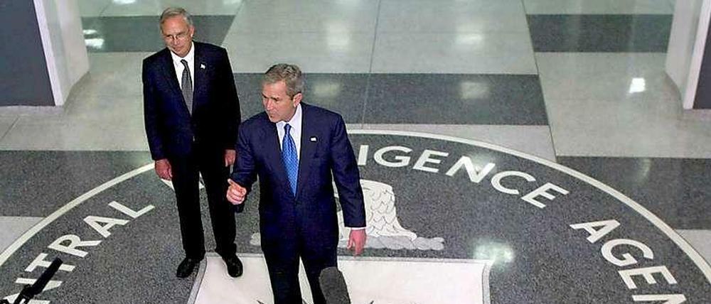 Ex-Präsident George W. Bush bei einem Besuch der CIA-Zentrale im Jahr 2005.