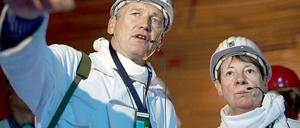 Eine der ersten Reisen im Frühjahr führte Umweltministerin Barbara Hendricks in das umstrittene Atomendlager Asse. Der Chef des Bundesamts für Strahlenschutz, Wolfram König, erklärt die Arbeiten, die eine Einschätzung des Zustands des Atommülls ermöglichen sollen. 