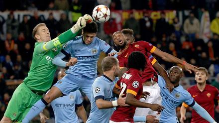 Durchgeboxt. Manchester City steht nach einem 2:0 beim AS Rom im Achtelfinale.