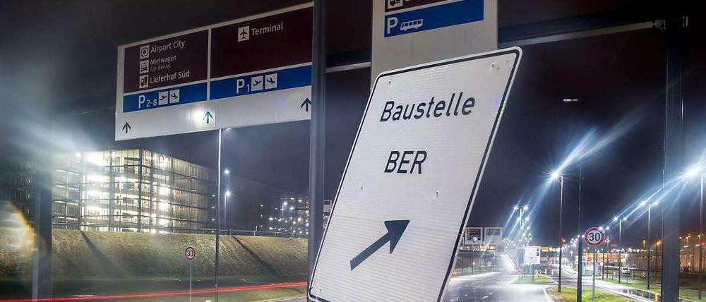 Da geht's lang. In Schönefeld wird wieder gebaut - an der alten Piste.