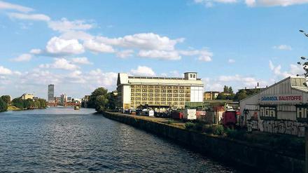 Speicher als Markthalle? Für den Victoriaspeicher wird eine Zwischennutzung geprüft. Mit den Betreibern der nahegelegenen Markthalle Neun gibt es Interessenten mit starkem Kiezbezug. 