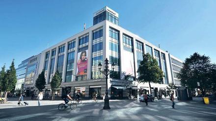 Wilmersdorfer Straße 118. Das Karstadthaus liegt an der ersten in einer Berliner Straße eingerichteten kraftfahrzeugfreien Zone.