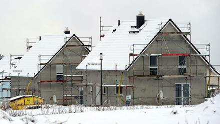Hausbau im Winter ist möglich - solange die Temperaturen nicht unter 5 Grad plus fallen.