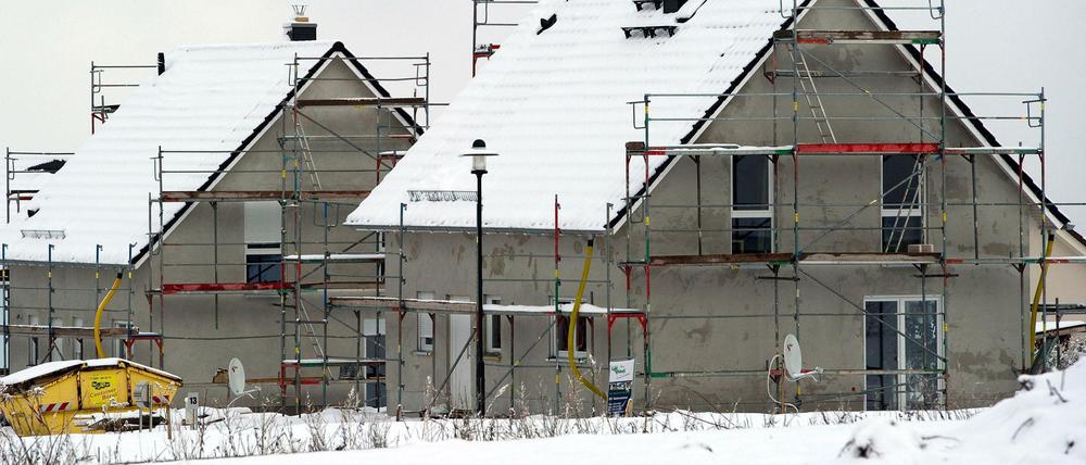 Hausbau im Winter ist möglich - solange die Temperaturen nicht unter 5 Grad plus fallen.