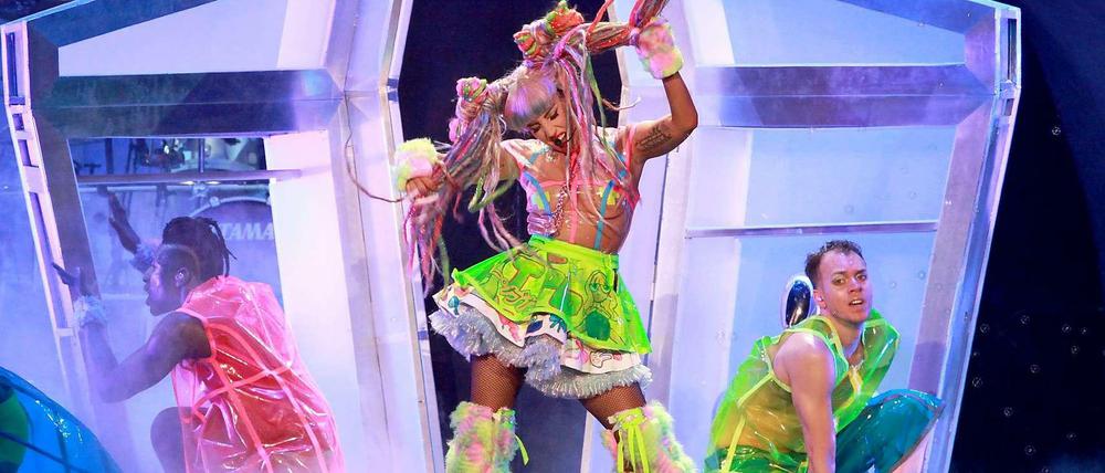 Lady Gaga während ihrer Artpop-Show.