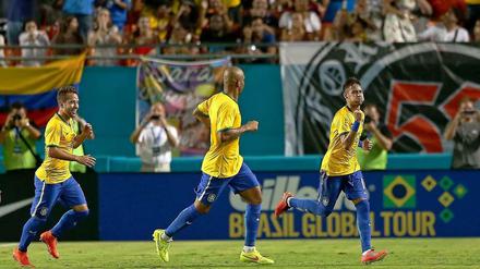 Der Anfang ist gemacht: Neymar führte Brasilien mit einem Freistoßtor zum Sieg gegen Kolumbien.