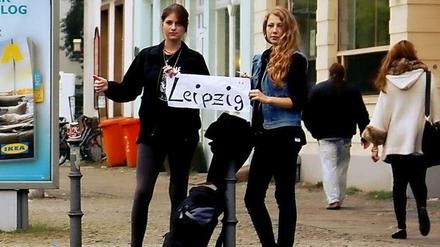 Unsere Autorin Anna Dombrowsky hat vergessen ein Foto zu machen. Leider ist sie momentan in Glasgow und berichtet vom schottischen Referendum. Daher seht ihr hier zwei Freundinnen unserer Fotografin.