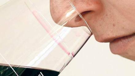 Doppelter Genuss. Wer Alkohol in geringer Menge trinkt, nimmt Gerüche intensiver wahr. 