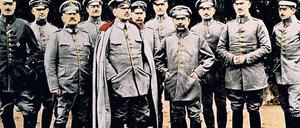 Generaloberst Alexander von Kluck (mit Cape) kommandierte im Sommer 1914 die 1. Armee.