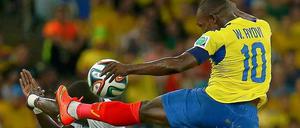 Freefight in Rio: Ecuadors Ayovi (r.) gegen Frankreichs Sissoko.