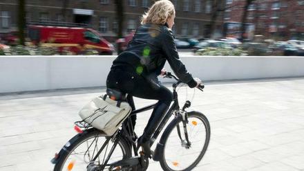 In der Großstadt ist das Leben ohne Auto dank dem Fahrrad und öffentlichen Verkehrsmitteln für viele problemlos möglich.