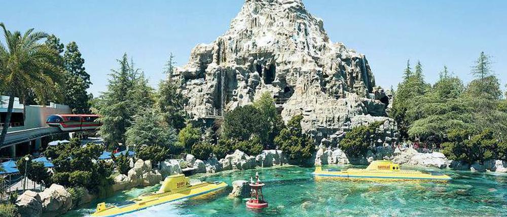 Das falsche Matterhorn. Der „Mountain“ (204,6 x 325,4 cm, 2013) steht im kalifornischen Anaheim in Disneyland. Thomas Struth gehört zu den wichtigsten Fotografen der Gegenwart. Er studierte an der Düsseldorfer Akademie bei Bernd Becher.