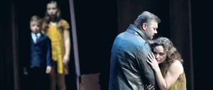 Wer wir waren. Elektra (Evelyn Herlitzius) und Orest (René Pape) wurden als Kinder getrennt. Rache führt sie wieder zusammen.