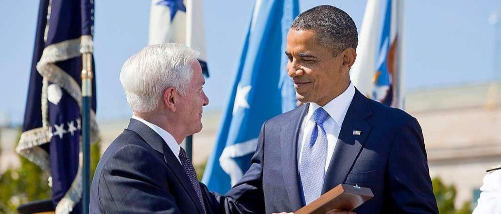 Der ehemalige US-Verteidigungsminister Robert Gates hat scharfe Kritik an der Afghanistan-Politik von US-Präsident Barack Obama geübt. 