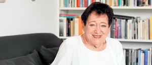 Jugendliche 93 Jahre. Inge Deutschkron, hier in ihrer Wohnung, erzählt lebendig und enthusiastisch von der Vergangenheit – mit Mehrwert für Gegenwart und Zukunft.