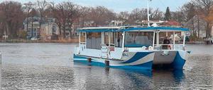 So sieht die neue Fähre aus: Vier Meter länger, einen Meter breiter, mit großen Fenstern. Und zu hören ist sie fast nicht.