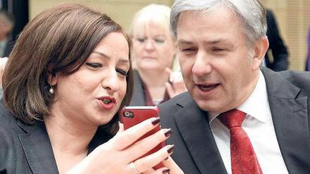 Digitale Evolution. In Berlins Landesregierung ist Senatorin Dilek Kolat eine der aktiveren Nutzerinnen sozialer Medien. Senatschef Klaus Wowereit hält sich noch zurück.