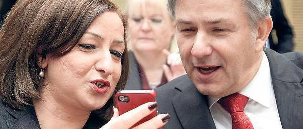 Digitale Evolution. In Berlins Landesregierung ist Senatorin Dilek Kolat eine der aktiveren Nutzerinnen sozialer Medien. Senatschef Klaus Wowereit hält sich noch zurück.