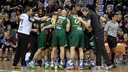 Zusammenrotten und weiterkommen: So haben die Füchse Berlin die Gruppenphase des EHF-Pokals erreicht. 