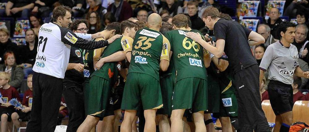 Zusammenrotten und weiterkommen: So haben die Füchse Berlin die Gruppenphase des EHF-Pokals erreicht. 