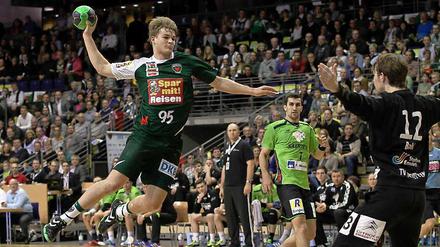 Jugend-Nationalspieler Paul Drux (links) begeisterte mit seinen fünf Toren das Publikum.