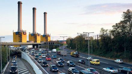 Die Preise steigen rasant. Der Strom von Vattenfall, hier im Bild das Heizkraftwerk in Wilmersdorf, ist vergleichsweise teuer. 