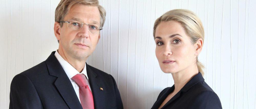 Gute Arbeit hat die Maske hier geleistet: Kai Wiesinger spielt Christian Wulff, Anja Kling dessen Frau Bettina.