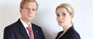 Gute Arbeit hat die Maske hier geleistet: Kai Wiesinger spielt Christian Wulff, Anja Kling dessen Frau Bettina. 