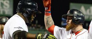 Mein Bart, dein Bart: Die Boston Red Sox mit David Ortiz (l.) und Jonny Gomes sind wieder wer im Baseball.