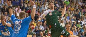 Ausnahmetalent im Anflug: Fabian Wiede (am Ball) hat in seiner ersten Bundesligasaison bereits 13 Tore erzielt, unter anderem gegen Flensburg und die Rhein-Neckar Löwen.