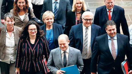 Da kommen noch Konflikte. Die Delegationen der SPD auf dem Weg zur zweiten Gesprächsrunde. 