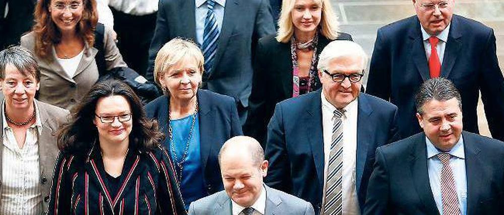 Da kommen noch Konflikte. Die Delegationen der SPD auf dem Weg zur zweiten Gesprächsrunde. 