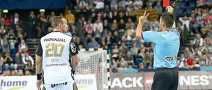 Im Spiel einflussreich, danach die kleinste Nummer: Handball-Schiedsrichter.