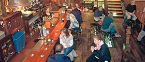 Gedämpft ist bestenfalls das Licht im „The Quays“, einer von vielen Pubs in Galway, die Stimmung meistens nicht.