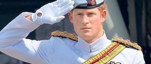 Fesch. In seiner Gardeuniform kam er besonders bei den Damen gut an. Foto: AFP