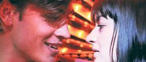 Schau mir in die Augen, Kleines. Jannik Schümann und Michelle Barthel. 