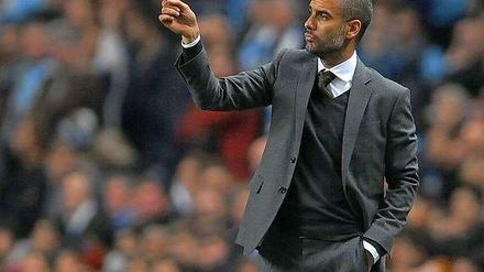 Bayern-Trainer Pep Guardiola wird von der englischen Presse zum Zauberer erklärt.