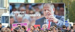 Endspurt: Das Plakat zum Wahlkampf von Peer Steinbrück am Berliner Alexanderplatz.