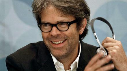 Der US-Autor Jonathan Franzen kritisiert das Internet und Twitter - und wird dafür selbst scharf kritisiert.