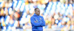 Jenseits aller Branchengesetze. Braunschweigs Trainer Torsten Lieberknecht steht nicht zur Diskussion - trotz sechs Niederlagen in sieben Bundesliga-Spielen. 