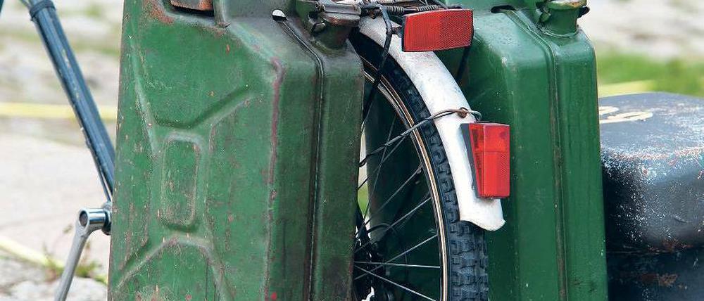 Teurer Treibstoff. Künftig sollen Verbraucher einen besseren Überblick über Preisänderungen an der Zapfsäule haben. Foto: dpa-Zentralbild