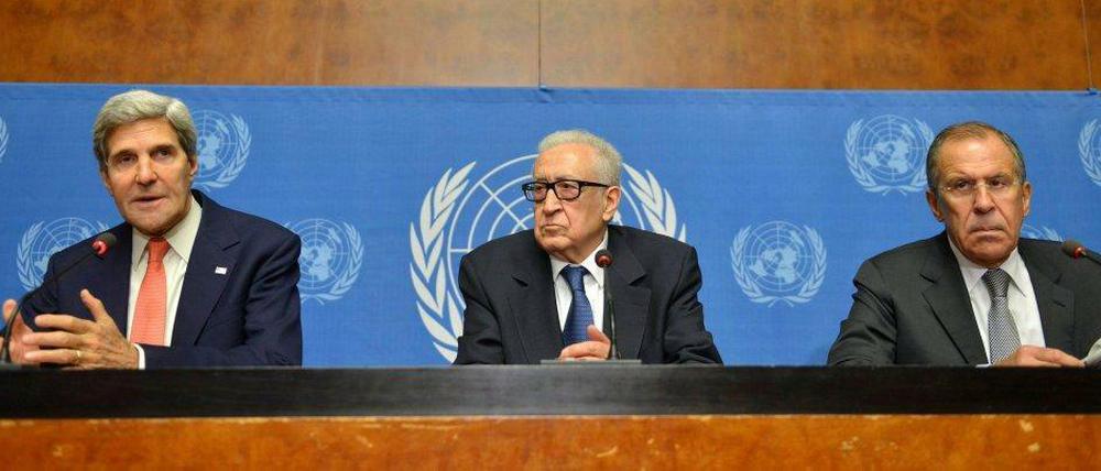 Keine Einigung, doch die diplomatischen Gespräche über den Syrien-Konflikt gehen weiter: US-Außenminister John Kerry, UN-Sondergesandter Lakhdar Brahimi und Russlands Außenminister Sergej Lavrov.