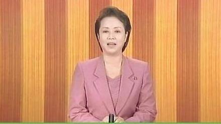 Totale Tristesse. Propaganda und endlose Dokus über die Herrscherfamilie bestimmen das nordkoreanische TV-Programm. Ausländische Filme zu sehen ist streng verboten. Foto: dpa