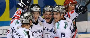 Guter Start: Die Eisbären gewinnen beim Saisonauftakt in Ingolstadt mit 3:2.