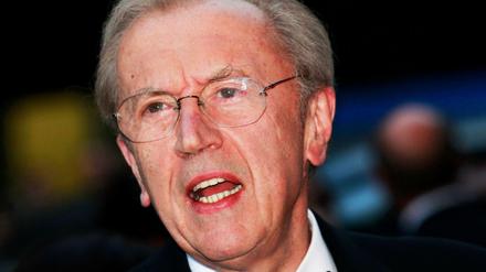 Weltberühmt wurde Journalist David Frost, als er Ex-US-Präsident Richard Nixon zum Watergate-Skandal befragte. 