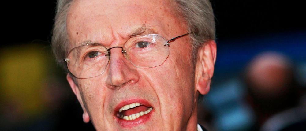 Weltberühmt wurde Journalist David Frost, als er Ex-US-Präsident Richard Nixon zum Watergate-Skandal befragte. 