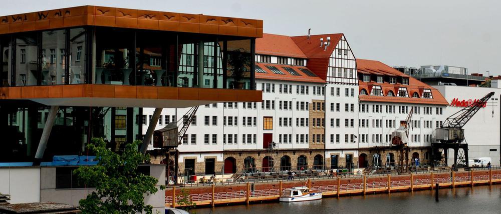 Das Einkaufszentrum am Tempelhofer Hafen in Berlin Tempelhof. 